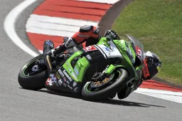 Superstock 1000 Portimao Gara: splendida vittoria di Savadori