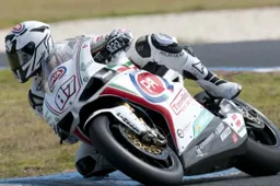 Superbike: primo test con la Ducati per Lorenzo Zanetti