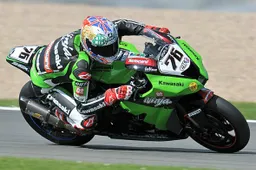 Superbike: ottavo posto all'esordio nel mondiale per Loris Baz