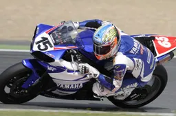 FSBK Magny Cours Gara 2: Loris Baz, che vittoria sorprendente!