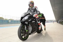 Superbike: Jonathan Rea e Loris Baz di nuovo in pista