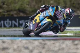 Moto2, Brno: Sam Lowes si conferma nelle FP3, 2° Marini