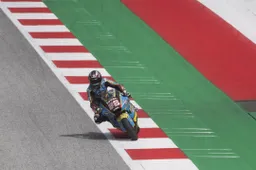 Moto2, Austria: ancora Lowes nelle FP3, in 23 in un secondo!