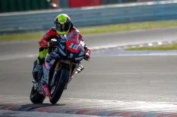 CIV SBK Misano QP2: Luca Bernardi prima pole con Aprilia