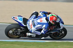 Supersport Donington Qualifiche 1: Scassa vola al comando
