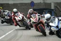 Macau Grand Prix: duello tra Michael Rutter e Ian Hutchinson nel Warm Up