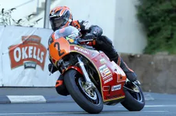 Manx Grand Prix: al via le prime prove "Classic" con Dunlop e Farquhar protagonisti