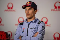 MotoGP, Marc Marquez snobba Valentino Rossi: "Le guerre non mi interessano"