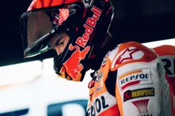 Marc Marquez, il botto contro Oliveira costa anche una possibile frattura