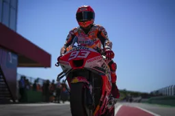 MotoGP, Stefan Bradl conosce Marc Marquez: "In moto è uno str***"