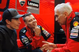 MotoGP, Marc Marquez nel box Ducati factory: "Il re non è eterno"