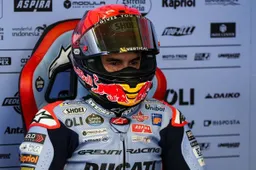 MotoGP, Marc Marquez: lo staff tecnico nel box Ducati factory