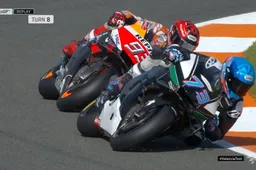 VIDEO Marc e Alex Márquez, qualche giro in tandem a Valencia