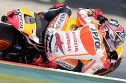 MotoGP Barcellona Prove 3: Marquez 1°, Lorenzo a terra