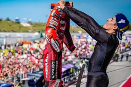 MotoGP, Marc Marquez come Leo Messi: il significato dell'esultanza