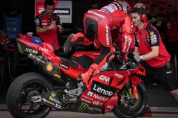 MotoGP, Marc Marquez troppo forte: "Così il dubbio è più grande..."