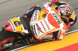 MotoGP Valencia Prove 1: 18 millesimi tra Marquez e Lorenzo