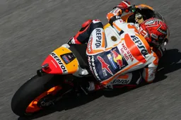 MotoGP Catalunya Prove 1 Marc Marquez al top