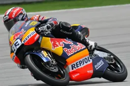 125cc Sepang Gara: ottava vittoria di Marquez, nuovo leader