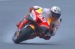 MotoGP Motegi, Prove 2: Marc Marquez al top su pista bagnata