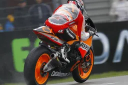 Moto2 Assen Gara: sbaglia Bradl, vince Marc Marquez