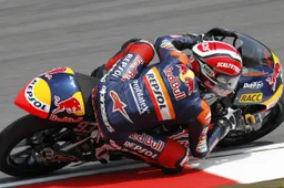 125cc: lussazione della spalla sinistra per Marc Marquez