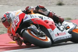 MotoGP Aragon Gara: trionfa Marquez a +39 su Lorenzo, KO Pedrosa, sul podio Rossi