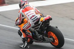 MotoGP: Test Sepang, prima caduta di Marc Marquez