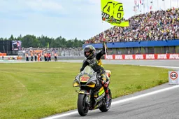MotoGP, Bezzecchi orgoglio VR46: il sogno di Valentino Rossi continua