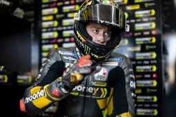 MotoGP, Bezzecchi: moto in fiamme, reazione "aggressiva" e multa di 1.000 euro
