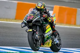 MotoGP, Bezzecchi difende Morbidelli: "Marquez gli è saltato addosso"