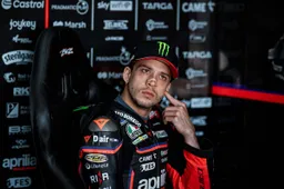 MotoGP, delusione Bezzecchi-Aprilia: "Un problema ci perseguita"