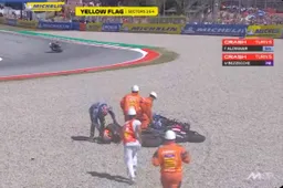 MotoGP, Bezzecchi centrato da Aldeguer: le condizioni del pilota Aprilia