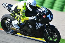 Superstock 1000: Bussolotti e Fanelli in azione a Valencia