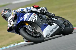 Superbike Brno Gara 1: vittoria per Melandri davanti a Biaggi