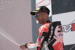 Superbike UFFICIALE Marco Melandri rinnova con Aruba Ducati per il 2018