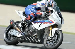 Superbike: Marco Melandri "Monza favorevole alla BMW"