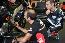 Superbike: il primo giorno di Marco Melandri con la Aprilia RSV4