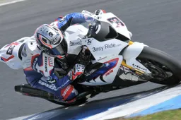 Superbike: Marco Melandri "Manca il feeling con l'anteriore"