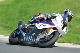 Superbike Mosca Gara 2: Melandri nuovo leader, Biaggi centra Haslam