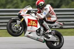 Atterrata la salma di Marco Simoncelli, giovedì i funerali