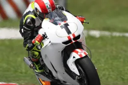 MotoGP: pioggia per Simoncelli e Aoyama a Sepang