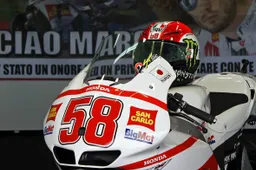 Il "minuto di casino" in memoria di Marco Simoncelli, che emozione