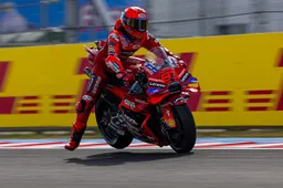 MotoGP Ungheria: Marquez strepitosa pole, Acosta distrugge la KTM