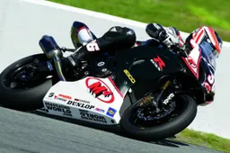 American Superbike: Martin Cardenas resta in M4 Suzuki