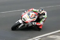 North West 200: subito record nelle prime prove, Jessopp su Ducati a 208 mph (335 km/h)