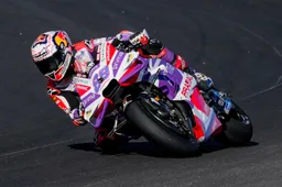 MotoGP Valencia, Sprint: ruggito Martin e Bagnaia 5°, Mondiale ancora rinviato