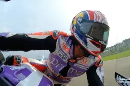 MotoGP, Jorge Martin: la tuta aperta ed il malore a fine GP