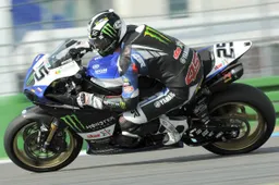 IDM Superbike: Matej Smrz rinnova con Yamaha Motor Deutschland