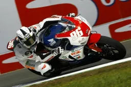 IDM Superbike: il team INGHART ingaggia Matej Smrz